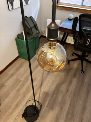 Lámpara de pie moderna metal y cristal