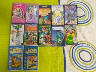 Lote 12 VHS Infantiles: Barbie, Disney y Animación