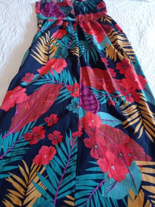 Vestido largo estampado floral con abertura