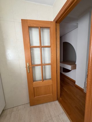 Puerta de madera interior + Marcos y Manillas