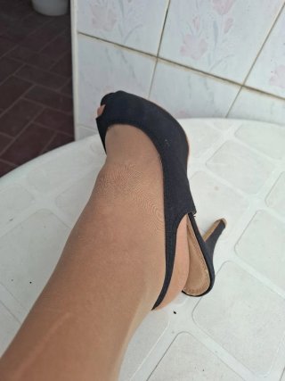 Zapatos negros tacón peep toe