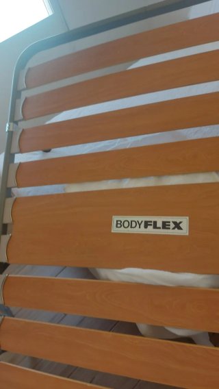 Somier de lamas de madera BODYFLEX con patas