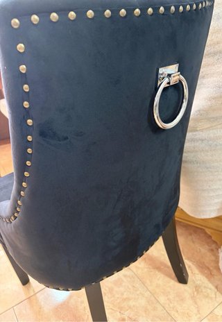 Dos sillones de terciopelo azul