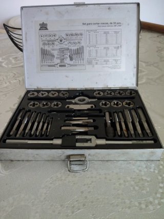 Set de cortar roscas 33 pzs. Métricas UNP BSP