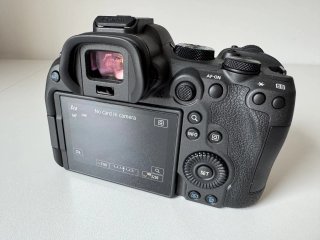 Canon EOS R6 Mark II. Casi sin uso e impoluta
