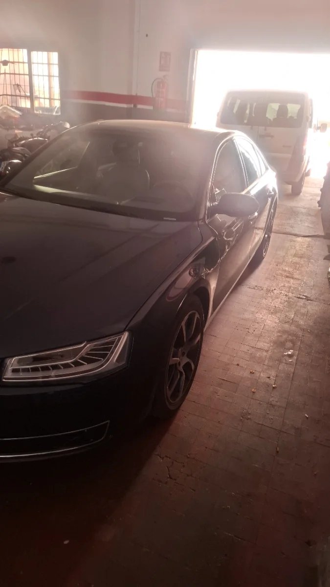 Audi A8 2015 - foto 1