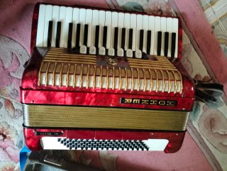 Acordeón Hohner Rojo