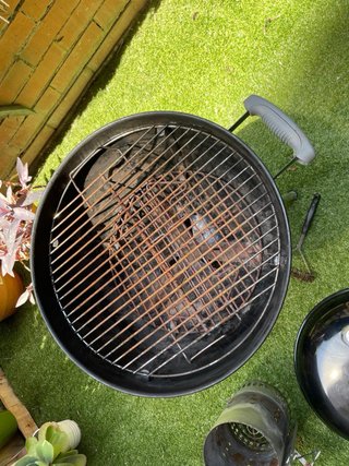 Barbacoa Weber 47cm + Funda + Chimenea