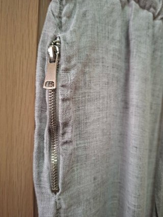 Pantalón de lino gris verano