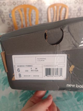 Zapatillas New Balance 327 Talla 36.5 A estrenar.