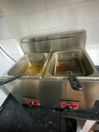 Congelatore verticale Svan e friggitrice