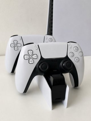 Consola PS5 con 2 mandos y FC24