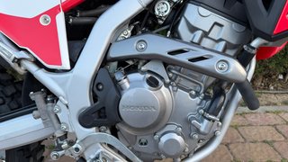 Honda CRF 300 L impoluta.