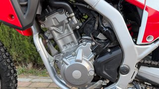Honda CRF 300 L impoluta.