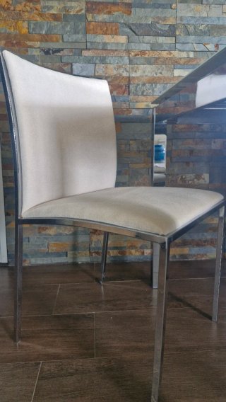 Mesa extensible y 4 sillas comedor