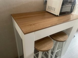 Mesa alta cocina y 2 taburetes madera/metal