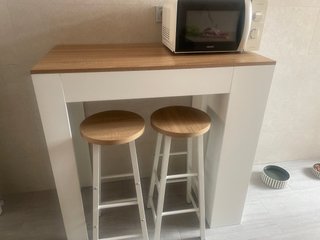 Mesa alta cocina y 2 taburetes madera/metal