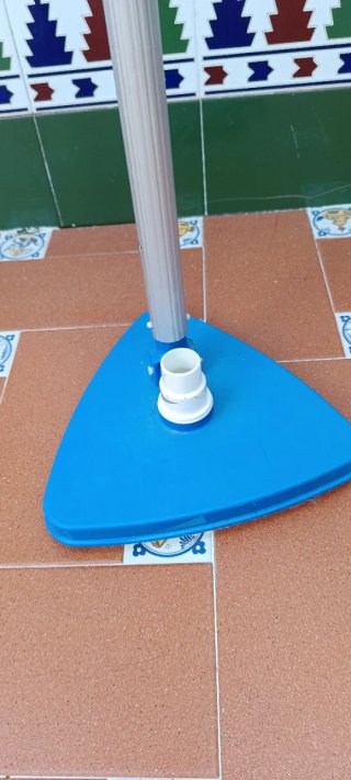 Limpia fondo piscina azul y plateado