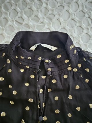 Vestido camisero Zara lunares negro y dorado