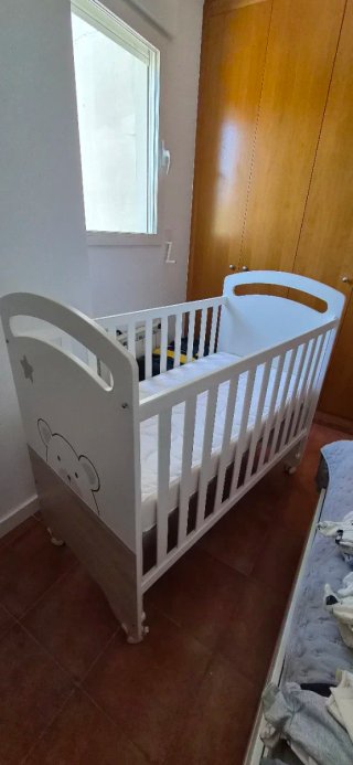 Cuna Micuna con colchón y funda