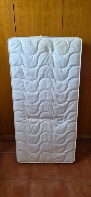 Cuna Micuna con colchón y funda
