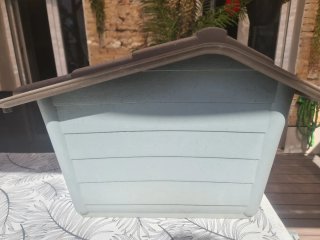 Caseta exterior para perros/gatos. Tengo 2uds.