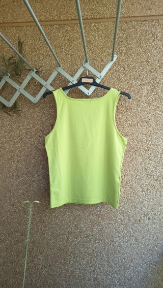 Top Zara verde sin mangas