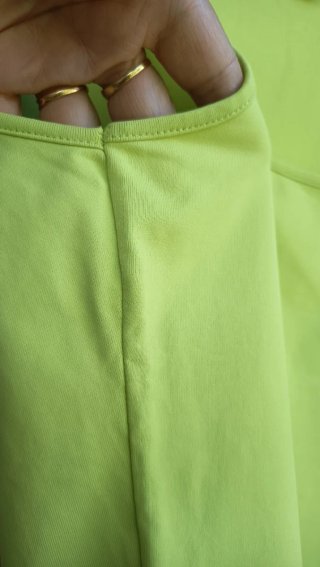 Top Zara verde sin mangas
