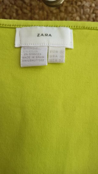 Top Zara verde sin mangas