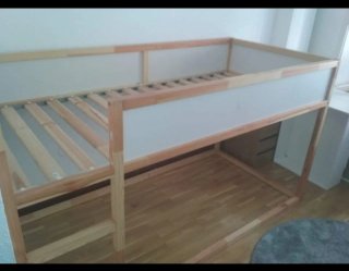 Cama alta reversible Ikea