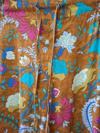 Pantalón de verano estampado floral