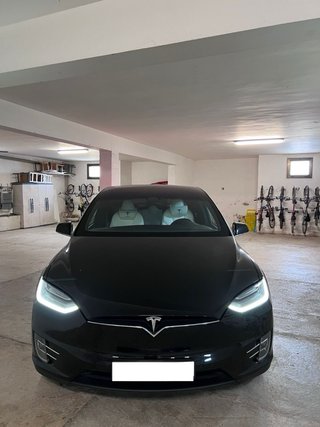 Tesla Model X con batería NUEVA