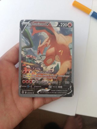 Carta Pokémon Charizard V 154/172