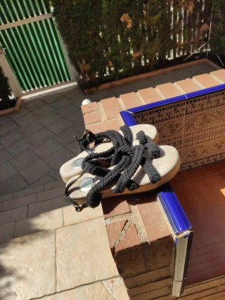 Sandalias de cuerda negras
