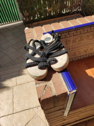 Sandalias de cuerda negras