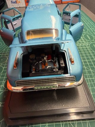 Maqueta Tucker Torpedo 1948 1:18