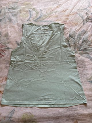 Camiseta verde verano con encaje