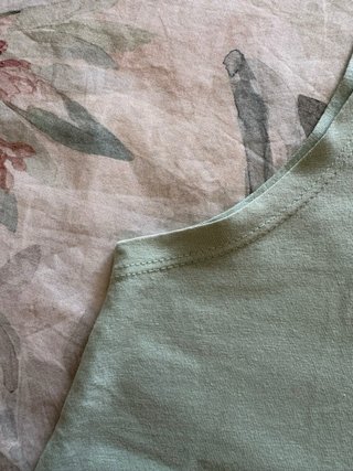 Camiseta verde verano con encaje