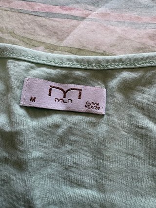 Camiseta verde verano con encaje