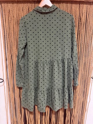 Vestido verde lunares Stradivarius