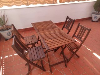 Conjunto 1 Mesa y 2 Sillas Plegables Madera