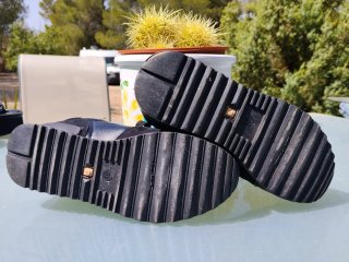 Zapatillas negras remaches