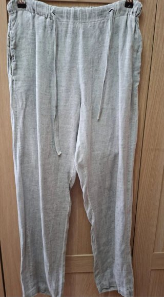 Pantalón de lino gris para verano