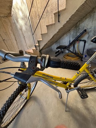 Bicicleta BTT Montaña Amarilla