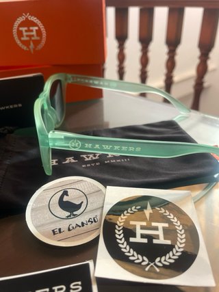 Gafas de sol Hawkers nuevas verde.