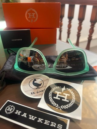 Gafas de sol Hawkers nuevas verde.