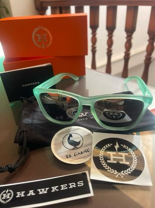 Gafas de sol Hawkers nuevas verde.