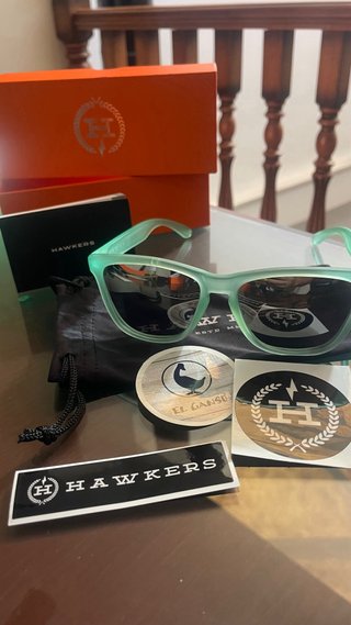 Gafas de sol Hawkers nuevas verde.