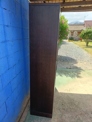 Vitrina de madera y cristal Vengue