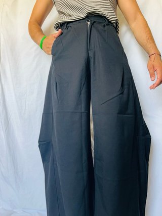 Pantalones negros anchos